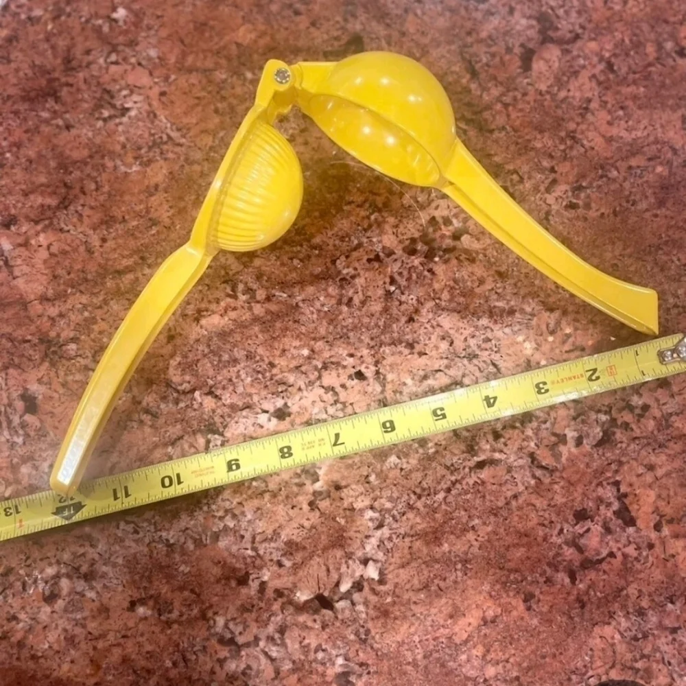 ● 3 items with 25$●Lemon and orange Squeezer‎ Press,Hand Juicer Kitchen Tool new